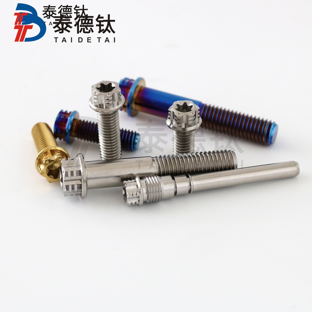 解碼船舶機(jī)械用系列緊固件的重要性！ 發(fā)布時(shí)間：2024-08-20人氣：290 次        緊固件，在船舶機(jī)械中扮演著很重要的角色。這些小小的螺絲、螺母和墊圈可能在我們眼中微不足道，但卻是船舶運(yùn)行的關(guān)鍵，負(fù)責(zé)將各個(gè)部件牢固連接在一起，確保船舶在洶涌的海洋中安全航行。讓我們一起來解碼船舶機(jī)械用系列緊固件的重要性。         在船舶機(jī)械中，緊固件的作用可謂多方面。首先，它們確保了船舶的結(jié)構(gòu)穩(wěn)固性。能想象一下，如果沒有緊固件來固定船體各部件，船舶將是多么脆弱和危險(xiǎn)。就像我們的身體需要骨骼支撐一樣，船舶也需要緊固件來支撐其整體結(jié)構(gòu)。         其次，緊固件還承擔(dān)著分布載荷的重要作用。在海上航行中，船舶常常會(huì)受到來自海浪、風(fēng)力等外部力量的影響，如果沒有合適的緊固件來均勻分布這些力量，船體各部件可能會(huì)受到不均勻的應(yīng)力，從而導(dǎo)致?lián)p壞或失效。因此，選擇適合的緊固件對(duì)船舶的安全運(yùn)行很重要。         此外，緊固件還可以減少船舶在運(yùn)行過程中的振動(dòng)和噪音。想象一下，如果船舶在航行中頻繁發(fā)生振動(dòng)，不僅會(huì)影響船員的舒適度，還可能導(dǎo)致船體疲勞和損壞。通過使用合適的緊固件，可以有效減少船舶的振動(dòng)和噪音，提升航行的平穩(wěn)性和舒適度。         總的來說，船舶機(jī)械用系列緊固件的重要性不可小覷。它們不僅是船舶結(jié)構(gòu)的支撐和保障，還能分布載荷、減少振動(dòng)和噪音，確保船舶安全、穩(wěn)定地航行在廣闊的海洋中。